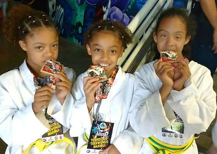 Espaço Pipa conquista 11 medalhas de ouro no “Torneio Maximus de Taekwondo”, em São Paulo